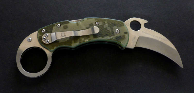 Spyderco Karahawk - Emerson Wave Folding Karambit - Civilian Camo - VG-10 - Seki City-Japan