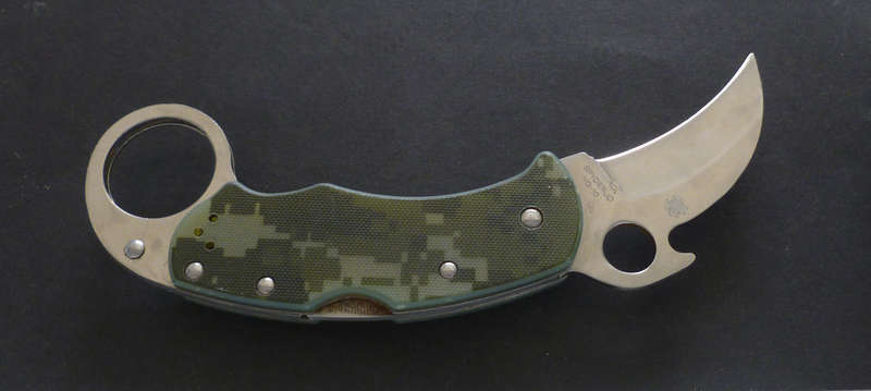 Spyderco Karahawk - Emerson Wave Folding Karambit - Civilian Camo - VG-10 - Seki City-Japan