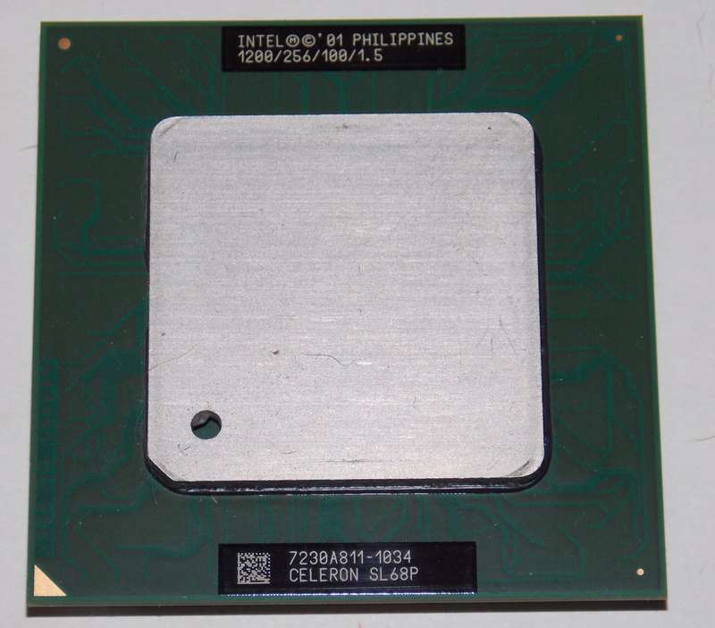 Intel Socket 370 Celeron Tualatin-256 1200Mhz SL68P