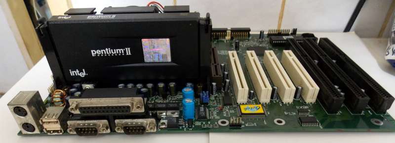 Octek Rhino II LX Intel Pentium II 233Mhz 128mb RAM (1997)