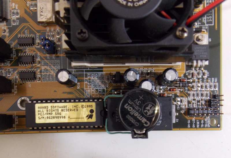 Gigabyte GA-586ATV Intel Pentium 200Mhz 16mb RAM (1996)