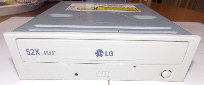 LG GCR-8523B CD Reader 52x IDE (2003)