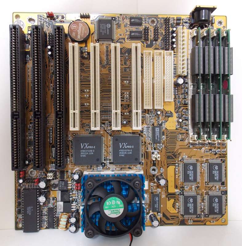 PC Chips M558 Intel Pentium MMX 166Mhz 32mb RAM (1997)