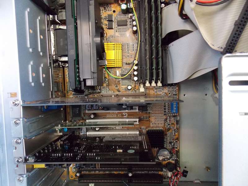 Gigabyte Pentium II 400Mhz 384mb 3DFX Voodoo Banshee