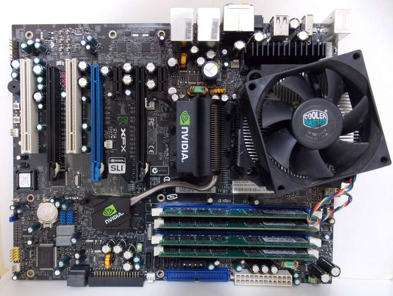 XFX NForce 680i SLI Socket 775 Intel Quad Q6600 4GB RAM (2007)