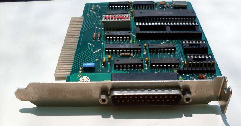 ISA 8-Bit 25-Pin Serial Communication Card (1988)