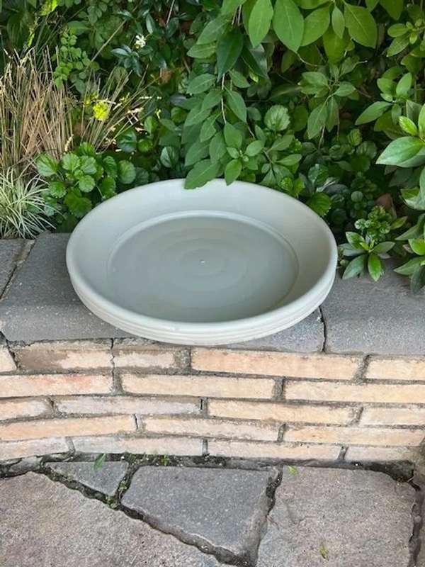 Set of 4 used plastic garden pot saucers for pot size 52 cm or smaller