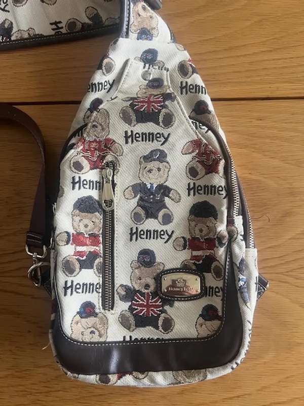 Henney Bear Bag (H-060 HENNEY PASSWORD range)