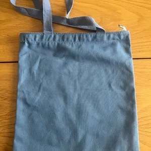 Don't Care carry bag