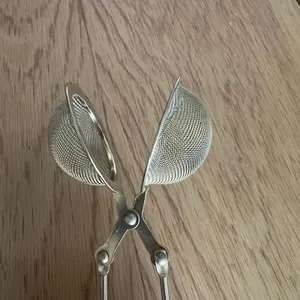 Vintage stainless steel tea strainer/infuser