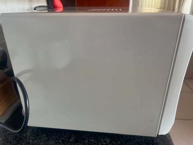 Used LG Microwave Model MG-604W Intellowave