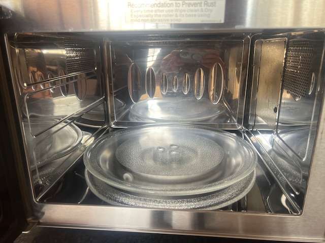 Used LG Microwave Model MG-604W Intellowave