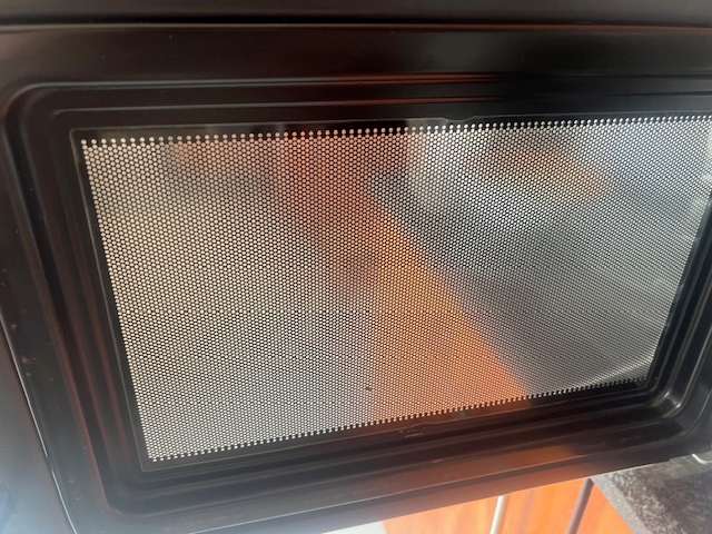 Used LG Microwave Model MG-604W Intellowave