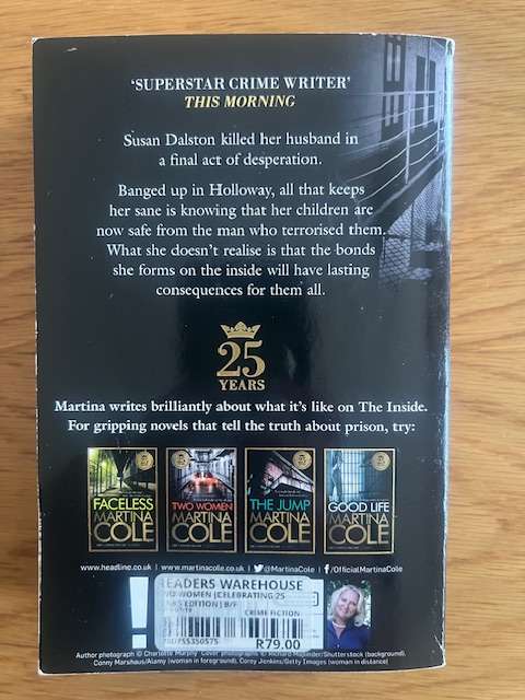 Book: Martina Cole. Two women