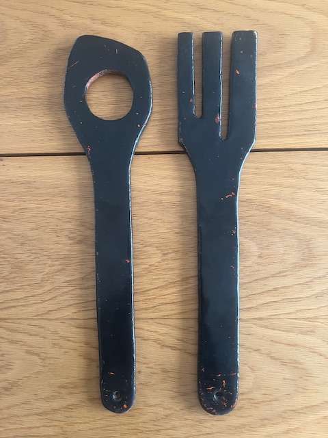 Used kitchen ornaments.