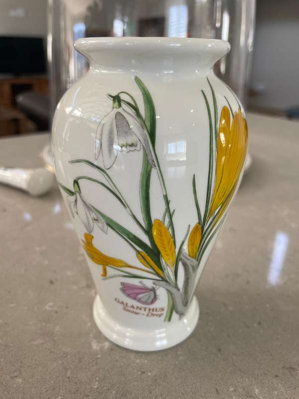 Portmeirion Botanic Gardens Crocus and Snowdrop Vintage Vase.