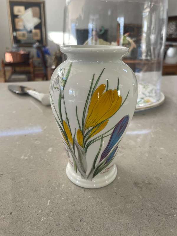 Portmeirion Botanic Gardens Crocus and Snowdrop Vintage Vase.
