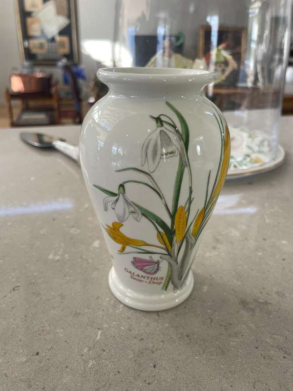 Portmeirion Botanic Gardens Crocus and Snowdrop Vintage Vase.