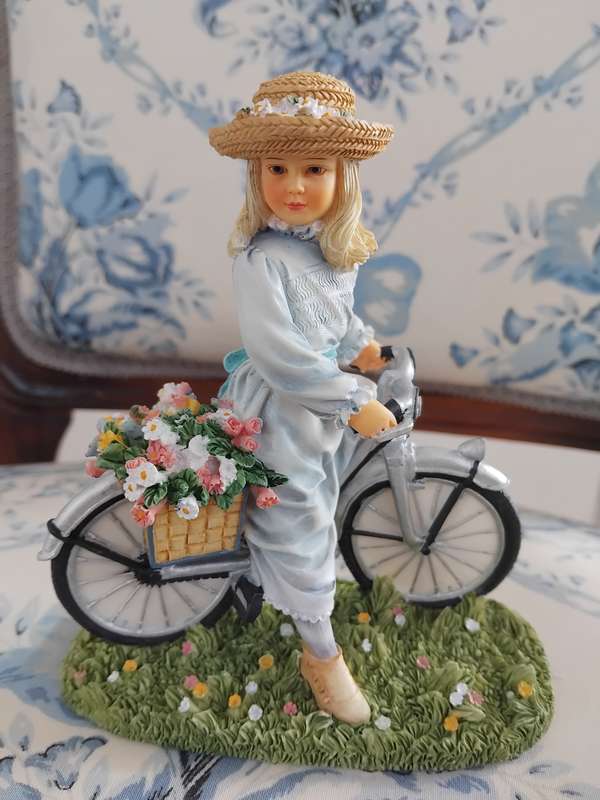 V.Rare Leonardo Collection - figurine Christine Haworth - The bicycle Ride