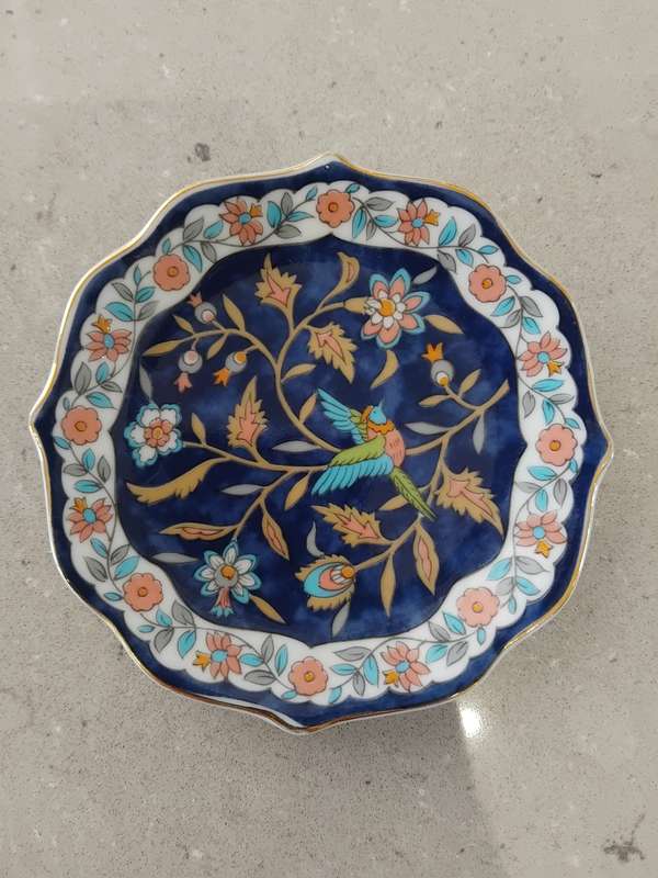 Lovely collection of blue collector's display plates. Grafton, Wedgewood and Willow.