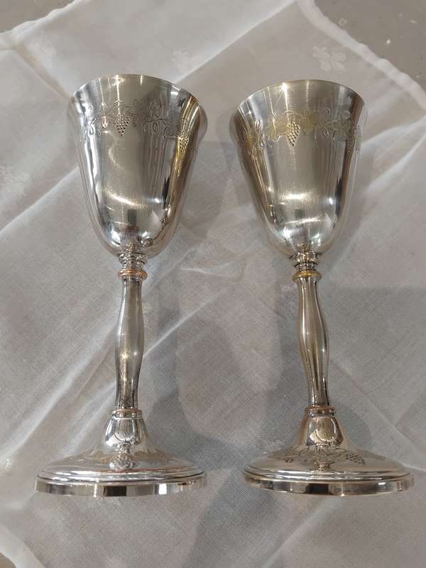 "BEAUTIFUL" Vintage pair Etched Silver-Plated - Cavalier made in England Goblet Retro Win Glass.