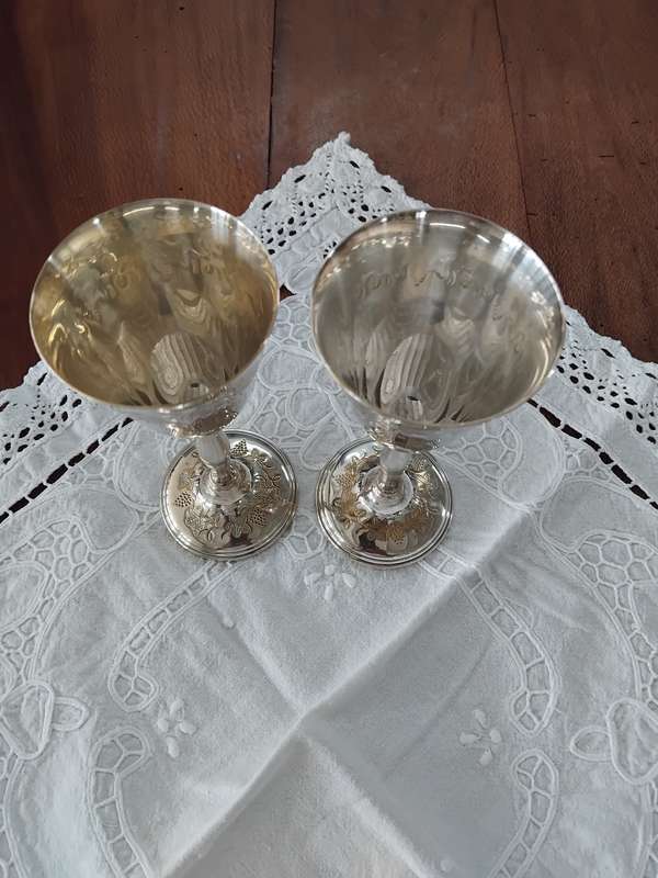 "BEAUTIFUL" Vintage pair Etched Silver-Plated - Cavalier made in England Goblet Retro Win Glass.