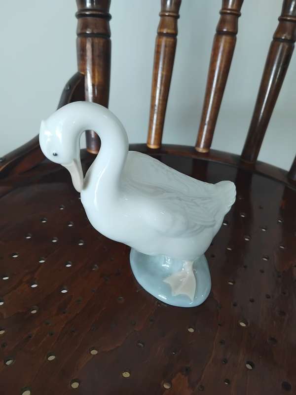 Vintage NAO Lladro Spain Porcelain White Goose Duck Figurine.