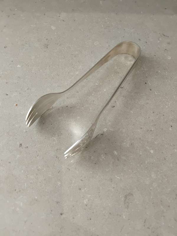 VINTAGE Decorative Ice Tongs Silver Plated by Viners of Sheffield England, Alpha Plated. Hallmarked!