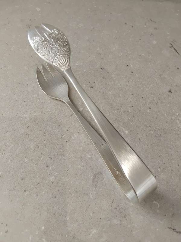 VINTAGE Decorative Ice Tongs Silver Plated by Viners of Sheffield England, Alpha Plated. Hallmarked!