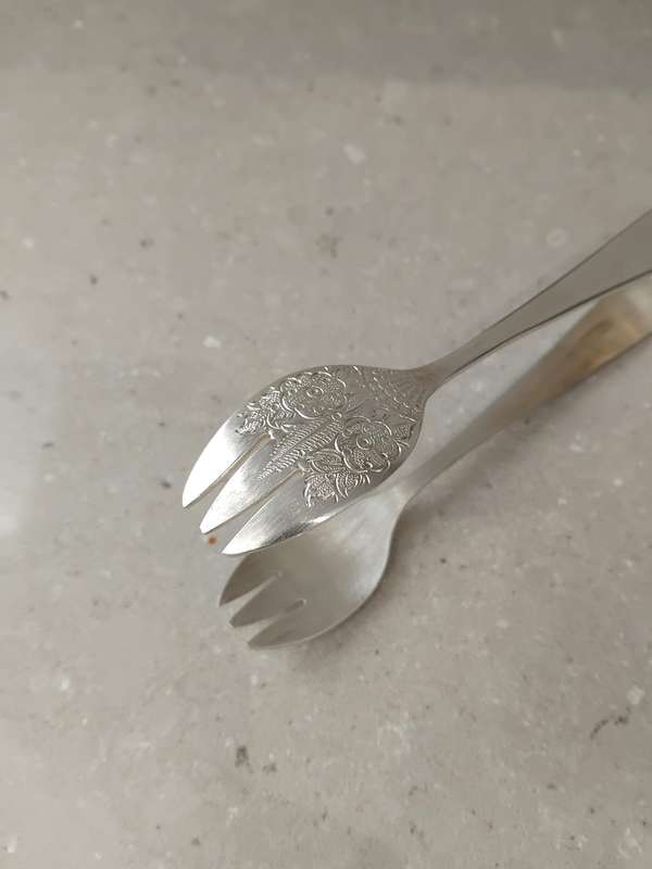 VINTAGE Decorative Ice Tongs Silver Plated by Viners of Sheffield England, Alpha Plated. Hallmarked!
