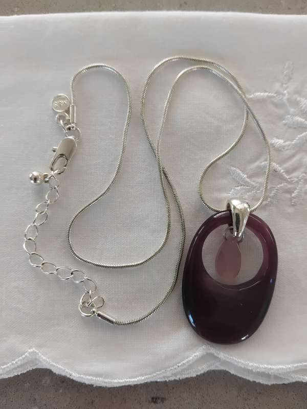 Lovely M&S Marks and Spencer London Pendant Necklace.