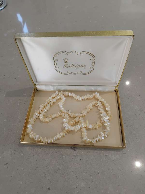 Vintage 1970s Baroques off cut pearl necklace.