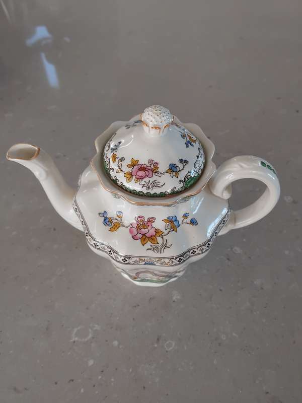Vintage Copeland Spode "Eden" Teapot with lid Rd No 615911 marks!