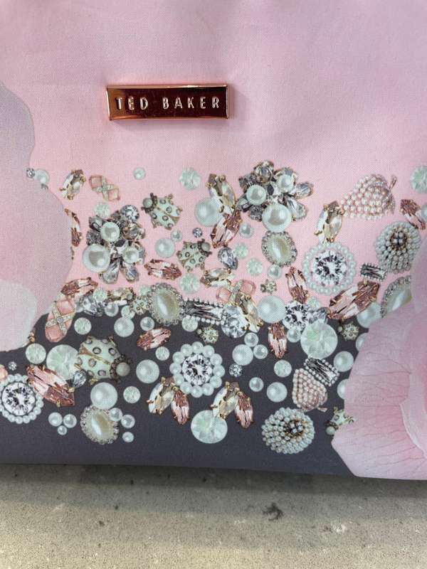 TED BAKER London - Large Cosmetic Purse.