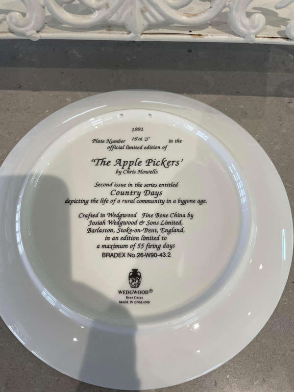 Wedgwood Limited Edition Collectors Plate - THE APPLE PICKERS - Box, COA and Booklet.