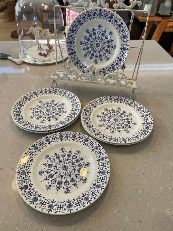 Gorgeous "Vintage" - Valencia Designed by Jessie Tait - Midwinter set of 6 dinner plates.