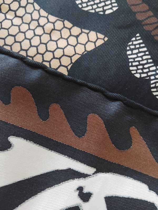 "EXTREMELY RARE" 100% PURE SILK SCARF BY HAUTE COUTURE HOUSE - CHRISTIAN LACROIX Paris!!!!