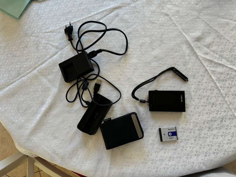 Sony Cyber-shot DSC-T900 12.1 MP Digital Camera with 4x Optical Zoom + 16GB Memory Stick