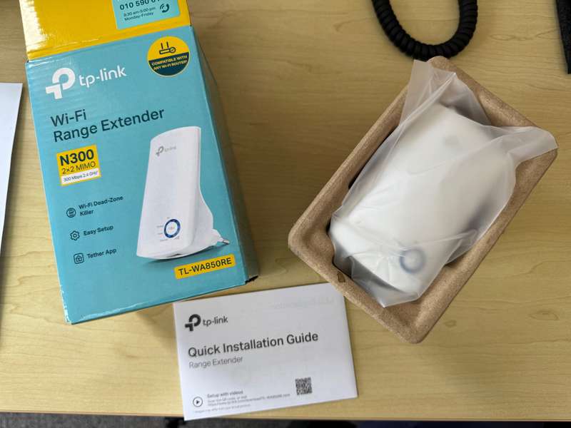 TP-Link 300Mbps Wi-Fi Range Extender - TL-WA850RE