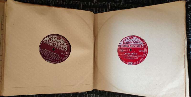 "BOEREMUSIEK" "Long playing" records in an album (11)! Description VERY IMPORTANT.