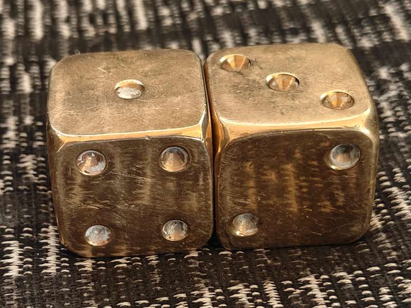 BRASS TINS and other objects (9) - Indian origin. See description.