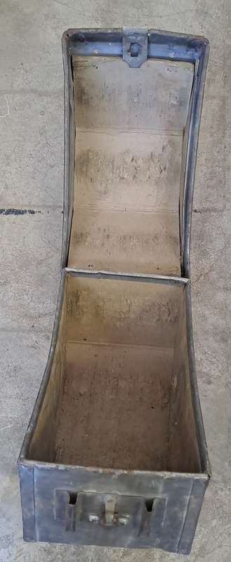 Large metal container for feature film shipment. PLEASE VIEW DESCRIPTION.