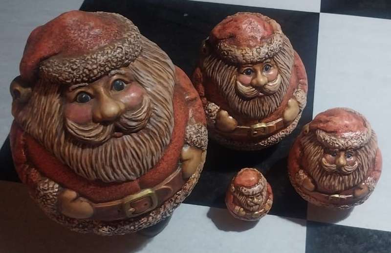 Set of four handmade Santa "Nesting dolls" by Joan Parkins - VIEW DESCRIPTION.
