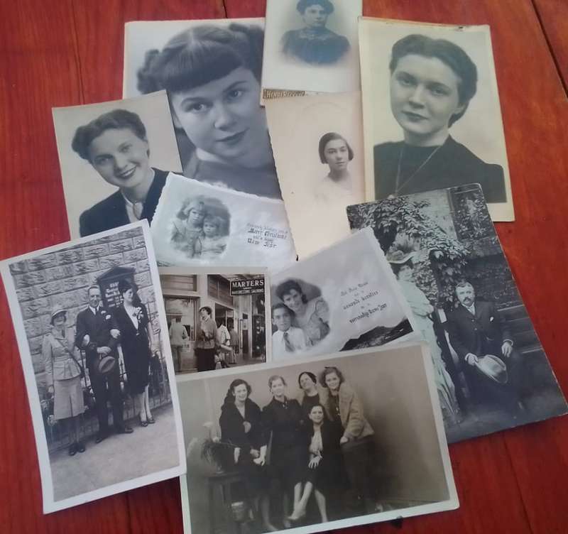 Antique and vintage "snapshots" and photos in vintage 25cm x 19cm x 10cm case. SEE DESCRIPTION,
