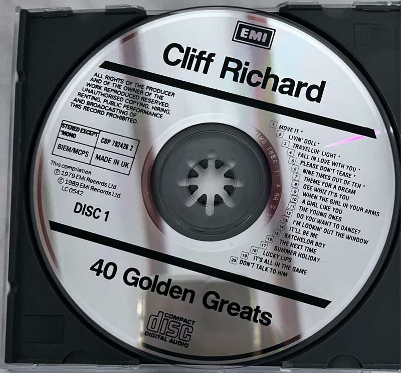 Cliff Richard - 40 Golden Hits CDS7924252