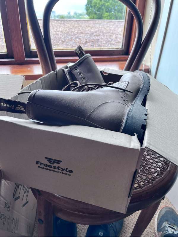 Unworn 100% leather Freestyle Emma Boots (5)