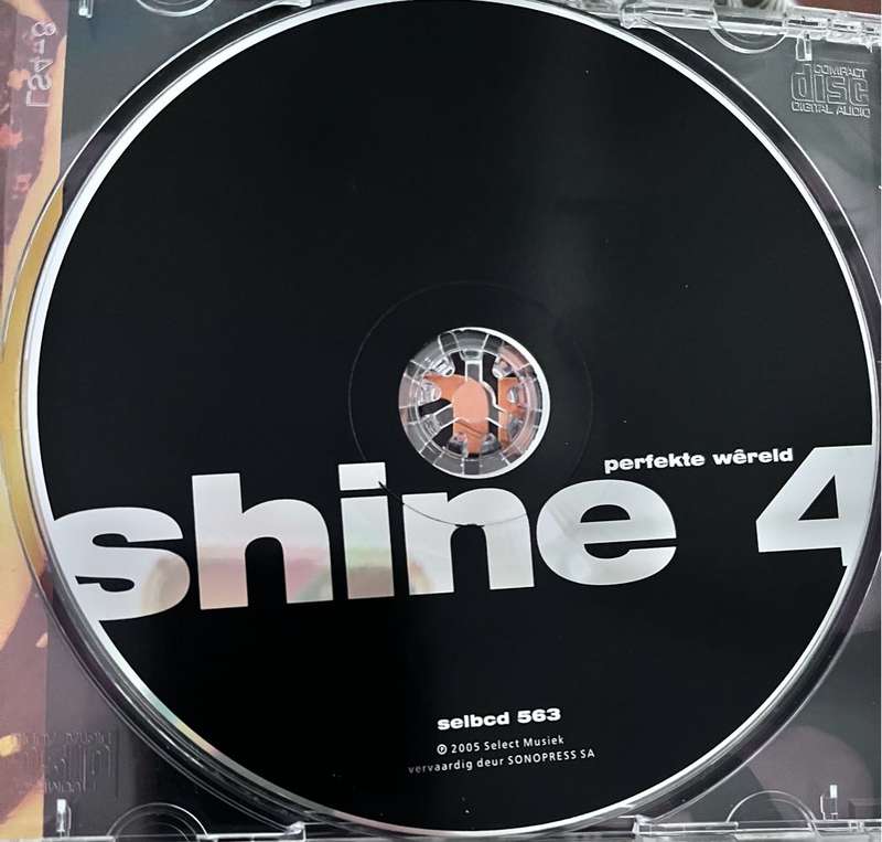 (Autographed) Shine 4 - Perfekte Wêreld SELBCD563