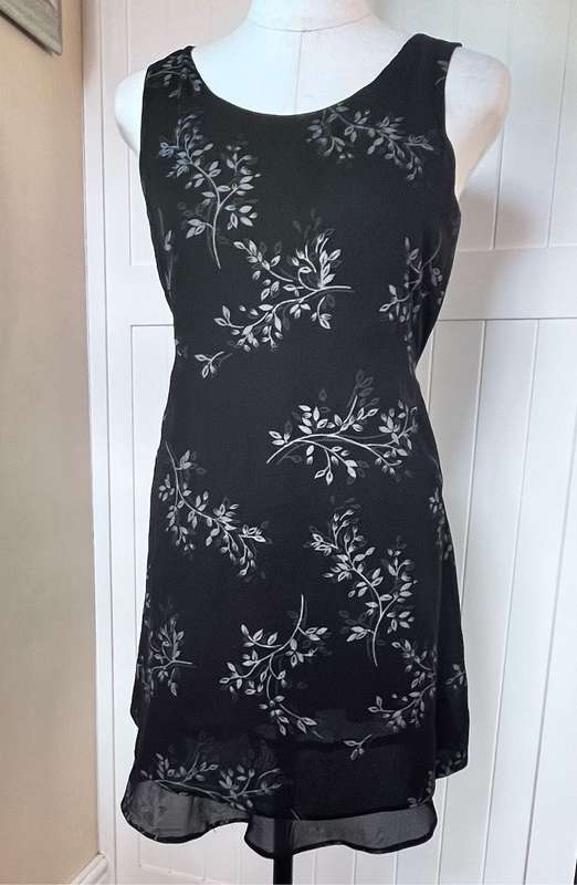 Black chiffon cocktail dress (S)