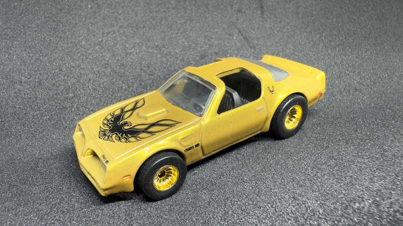 Hot Bird - Pontiac Firebird - 2011 Hot Wheels Garage GM Series 02/22 (Loose)