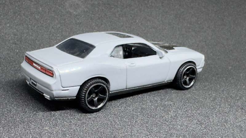 Dodge Challenger (Loose)
